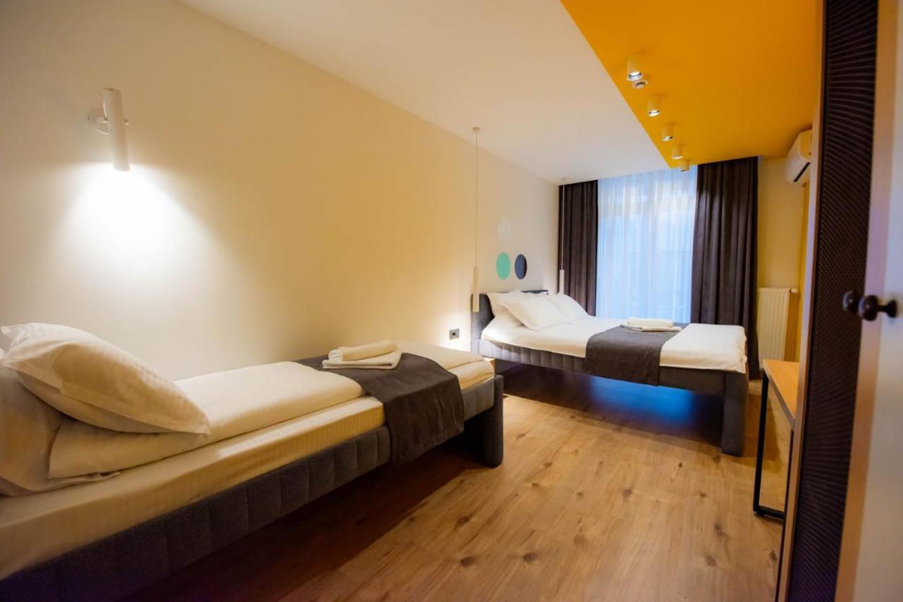 Hotel 4 Llulla Pristina Exterior photo